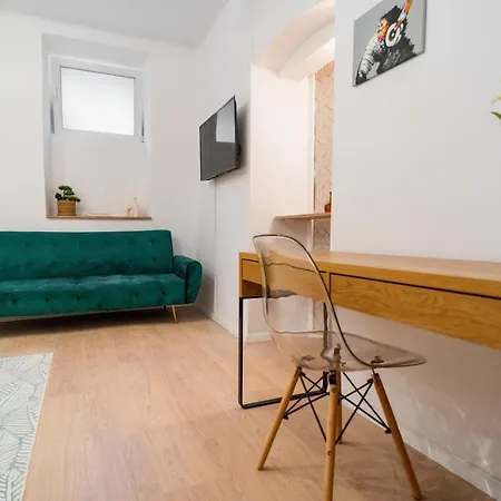 Xcentral 4-bedroom Near Old Town Bukurešť