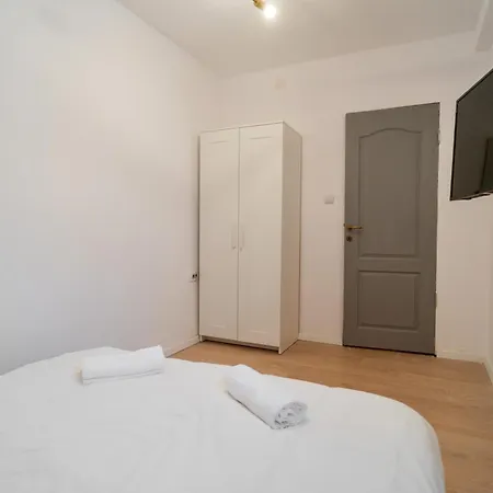 Xcentral 4-bedroom Near Old Town * Bukarest