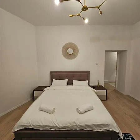 Xcentral 4-bedroom Near Old Town Lägenhet *
