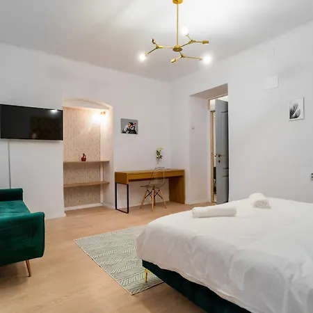 Xcentral 4-bedroom Near Old Town * Bucharest