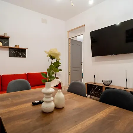 Xcentral 4-bedroom Near Old Town *