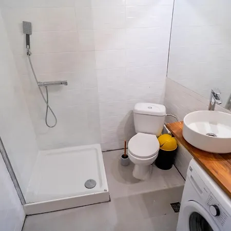 Xcentral 4-bedroom Near Old Town Bucharest