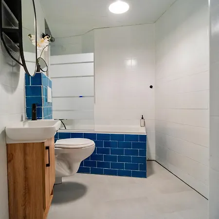 Apartment Xcentral 4-bedroom Near Old Town Bucharest